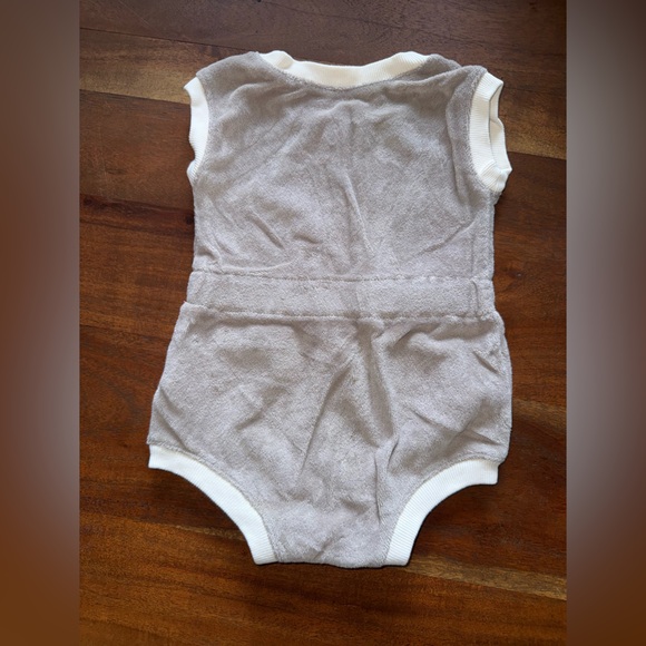 Baby Gap Terry romper 0-3m - Picture 3 of 3